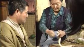 乡村爱情小草吃瓜,小草吃瓜背后的甜蜜纠葛