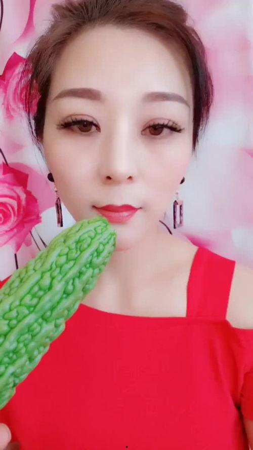 吃瓜女孩屏幕壁纸,揭秘吃瓜女孩的屏幕壁纸世界