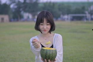 吃瓜女孩屏幕壁纸,揭秘吃瓜女孩的屏幕壁纸世界