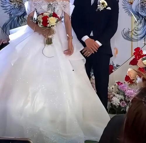 吃瓜新娘婚礼,吃瓜新娘的别样婚礼盛宴