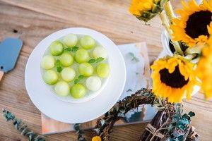 霓虹慕斯吃瓜,揭秘娱乐圈的吃瓜盛宴