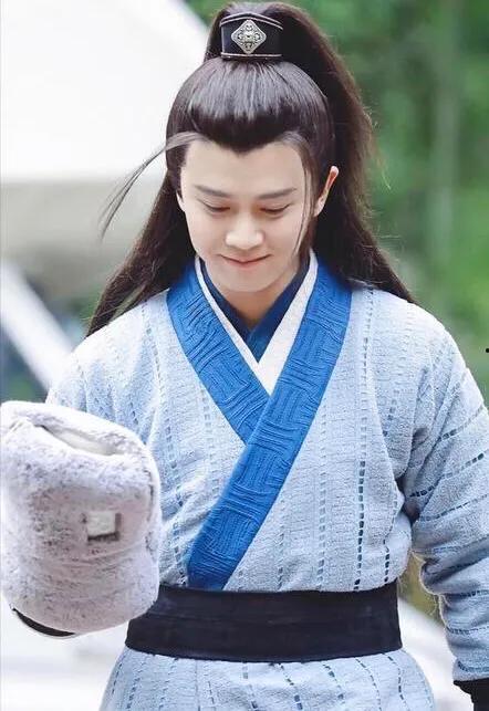 任嘉伦吴倩吃瓜,吃瓜群众热议恋情真相