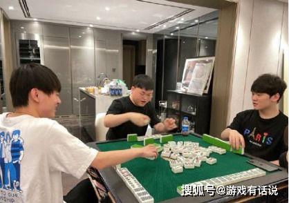 阿水围观吃瓜,揭秘娱乐圈幕后故事