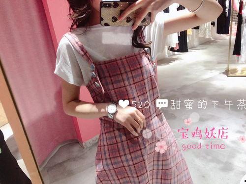 女装男网红吃瓜,揭秘网络红人的真实生活