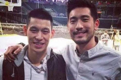 西装吃瓜,揭秘时尚与娱乐的跨界融合